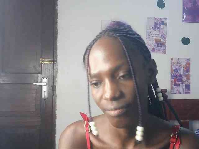 LupitaLyon webcam