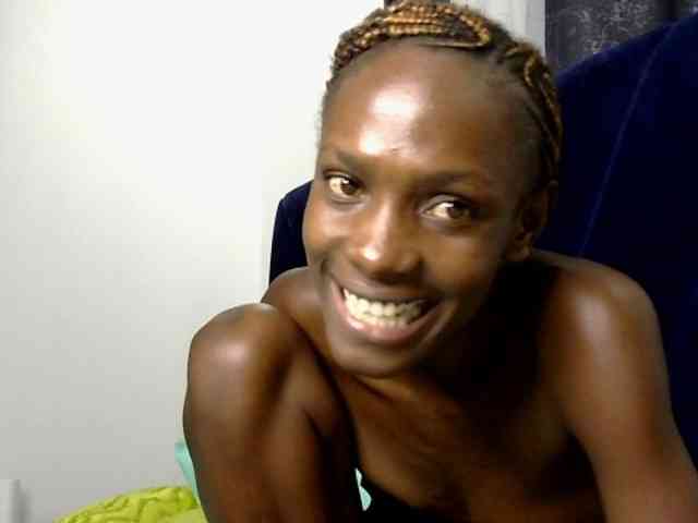 LupitaLyon webcam