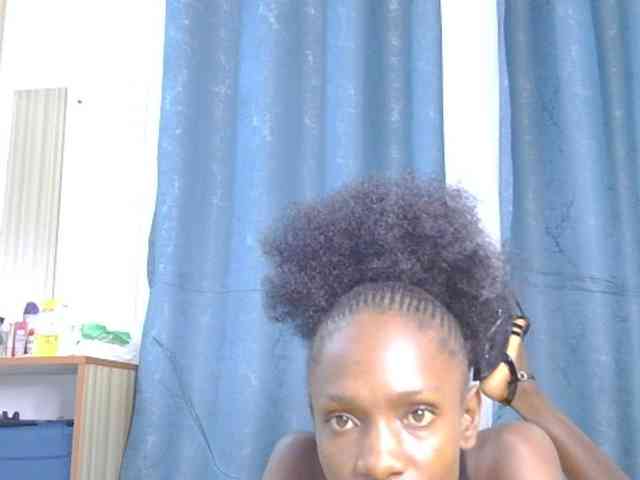 Lupita_L webcam