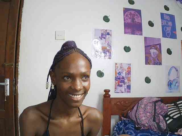 LupitaLyon webcam