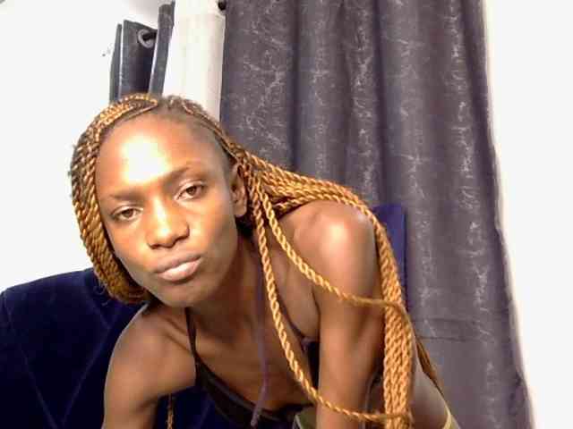 LupitaLyon webcam