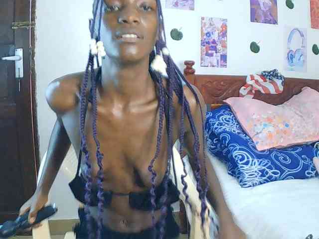 LupitaLyon webcam
