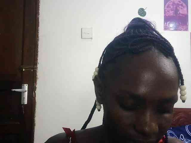 LupitaLyon webcam