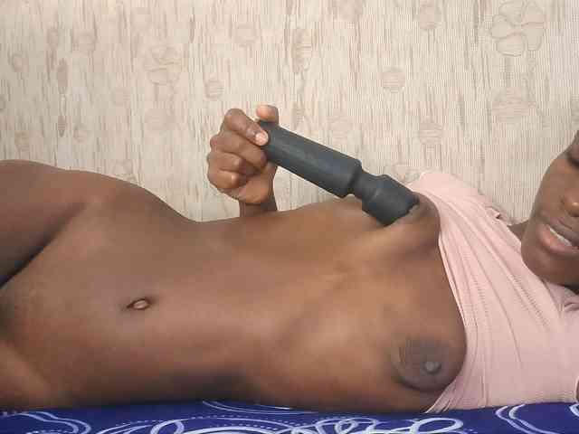 LupitaLyon webcam