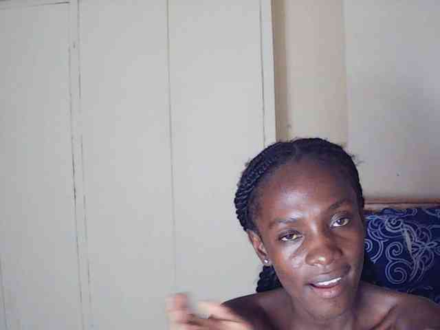 LupitaLyon webcam
