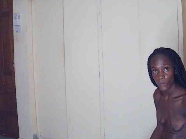LupitaLyon webcam