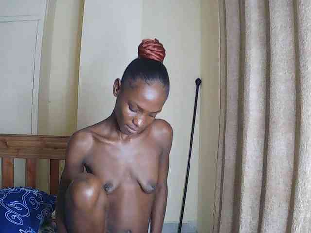 LupitaLyon webcam