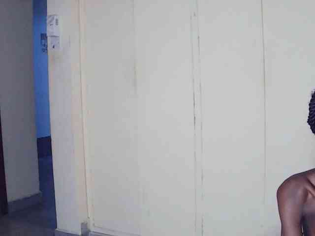 LupitaLyon webcam