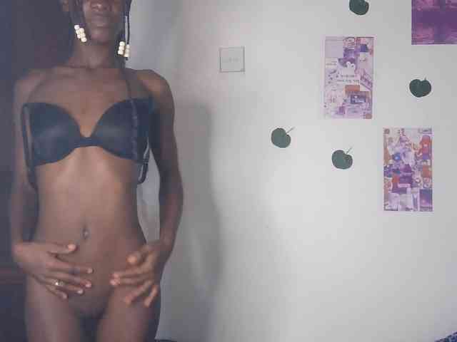 LupitaLyon webcam