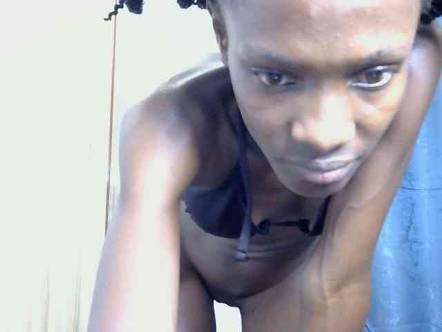 LupitaLyon webcam