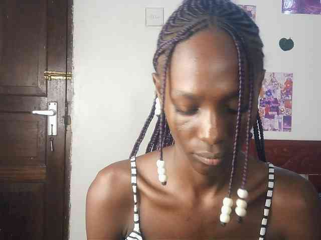 LupitaLyon webcam