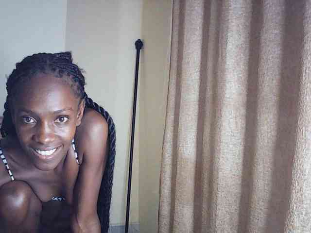LupitaLyon webcam