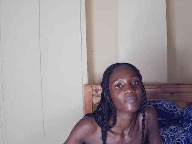 LupitaLyon webcam