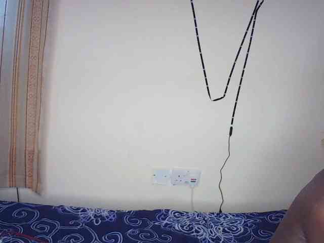 LupitaLyon webcam