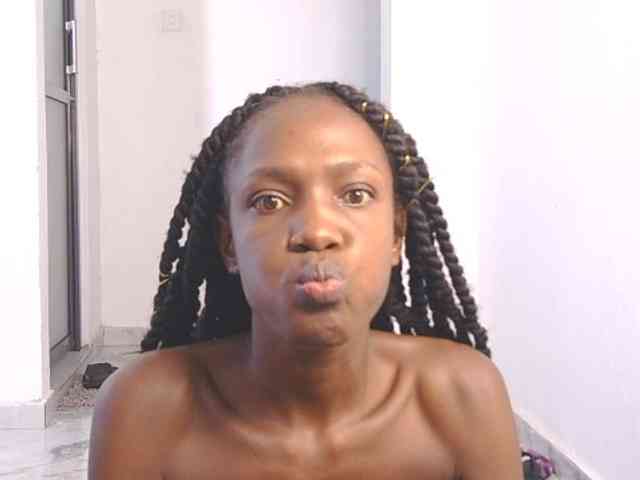 Lupita_L webcam