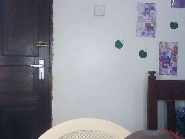 LupitaLyon webcam