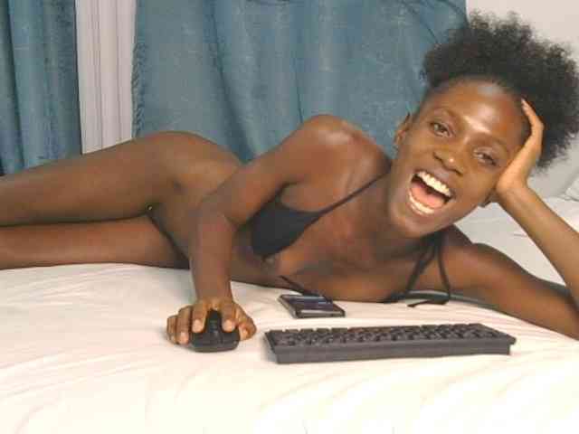 Lupita_L webcam