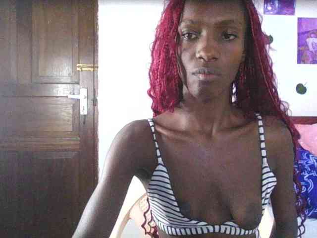 LupitaLyon webcam