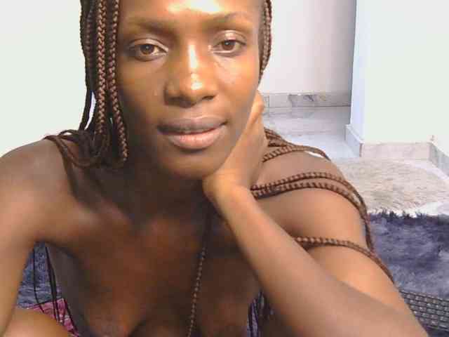 Lupita_L webcam