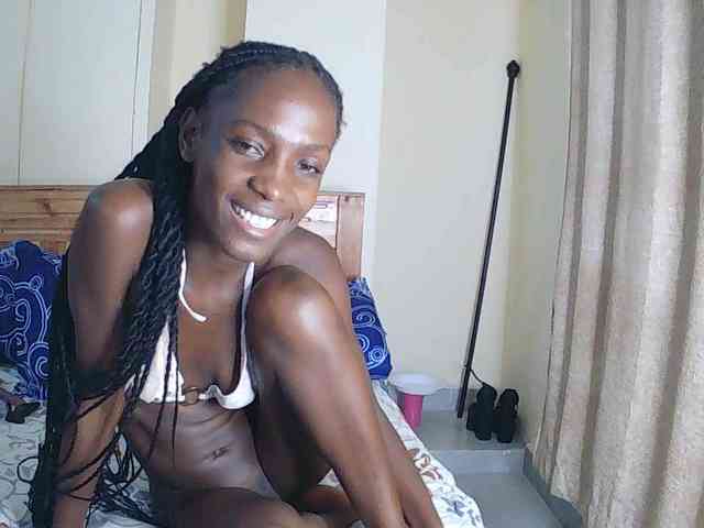 LupitaLyon webcam