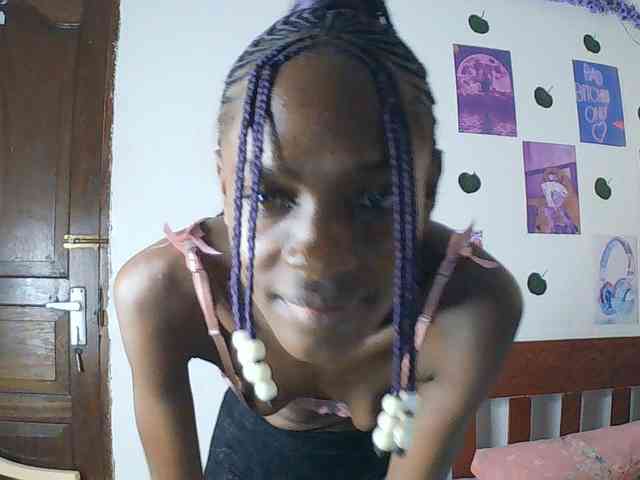 LupitaLyon webcam