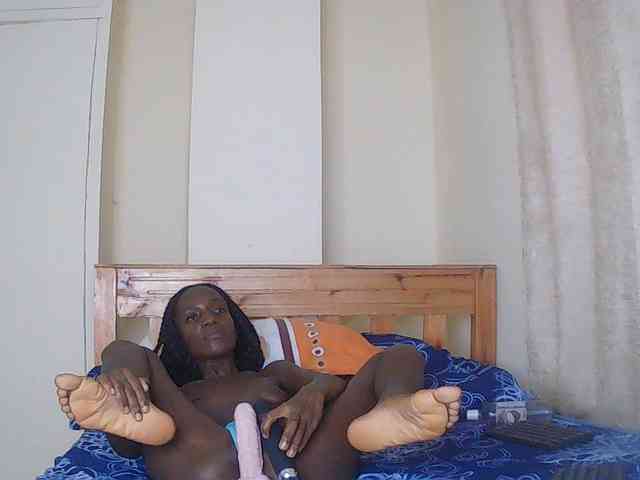 LupitaLyon webcam