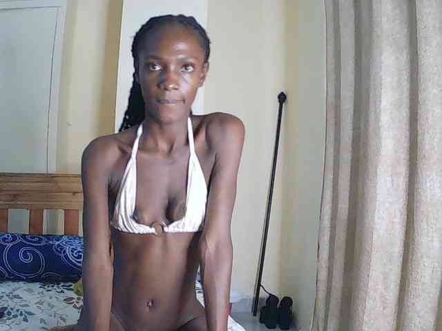LupitaLyon webcam