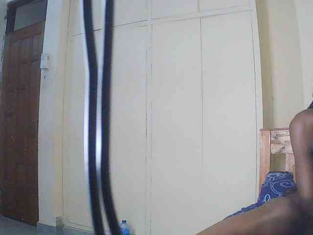 LupitaLyon webcam