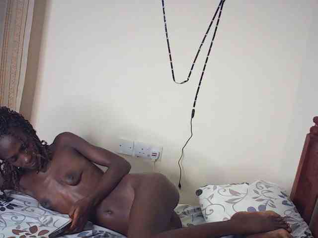 LupitaLyon webcam
