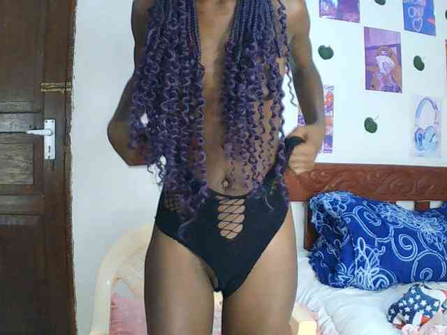 LupitaLyon webcam