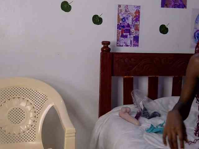 LupitaLyon webcam