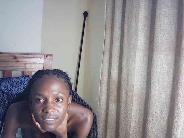 LupitaLyon webcam