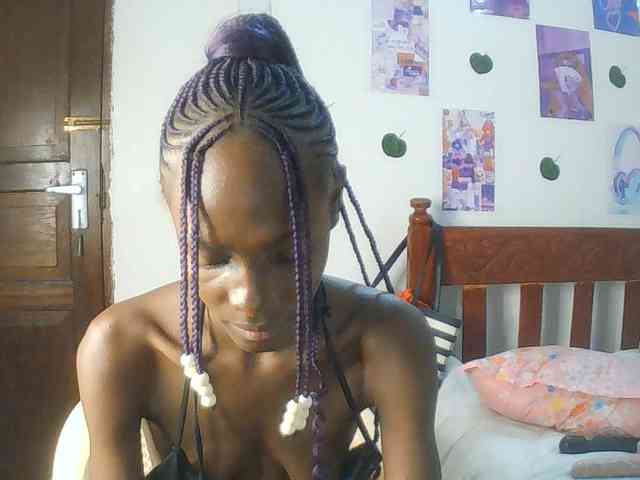 LupitaLyon webcam