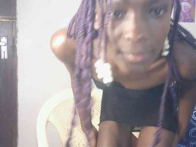 LupitaLyon webcam