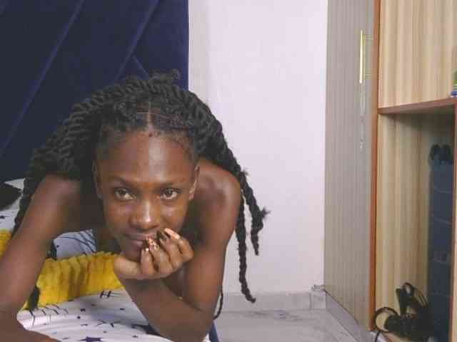 Lupita_L webcam