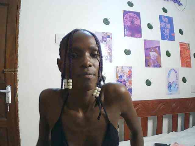 LupitaLyon webcam