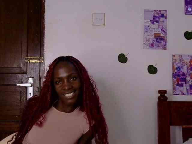 LupitaLyon webcam