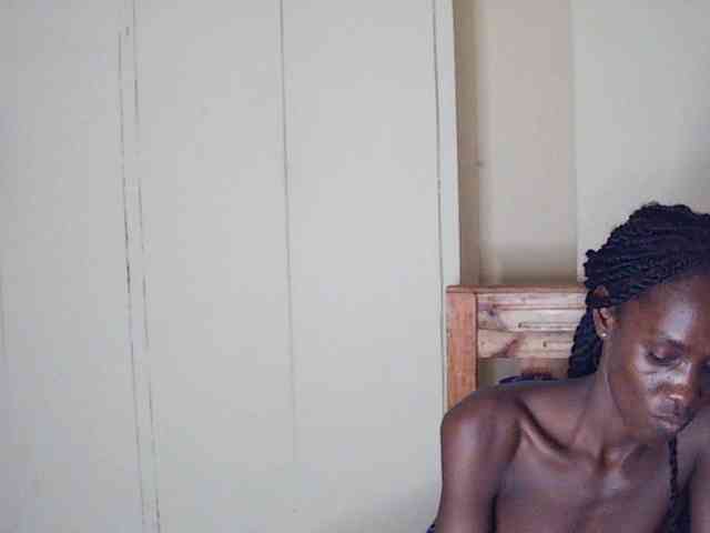 LupitaLyon webcam