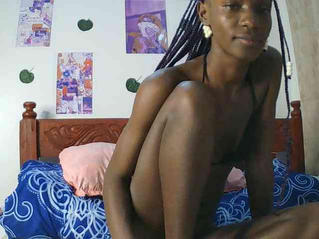 LupitaLyon webcam