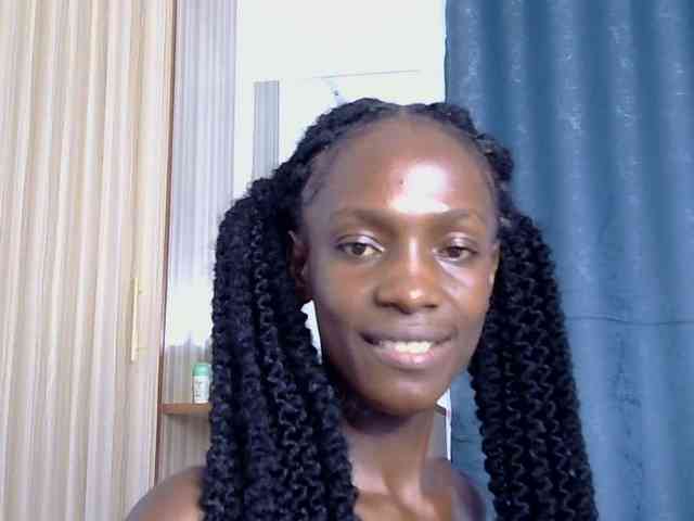 LupitaLyon webcam