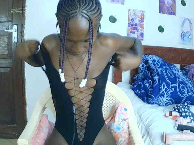 LupitaLyon webcam