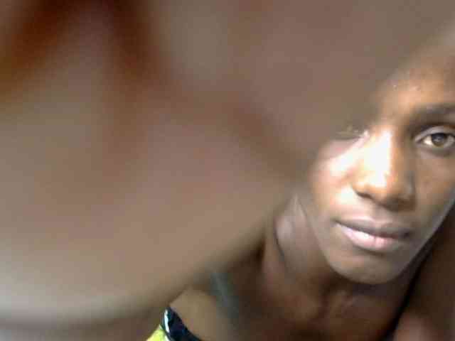 LupitaLyon webcam