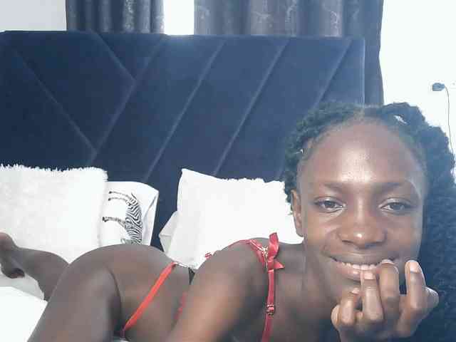 LupitaLyon webcam