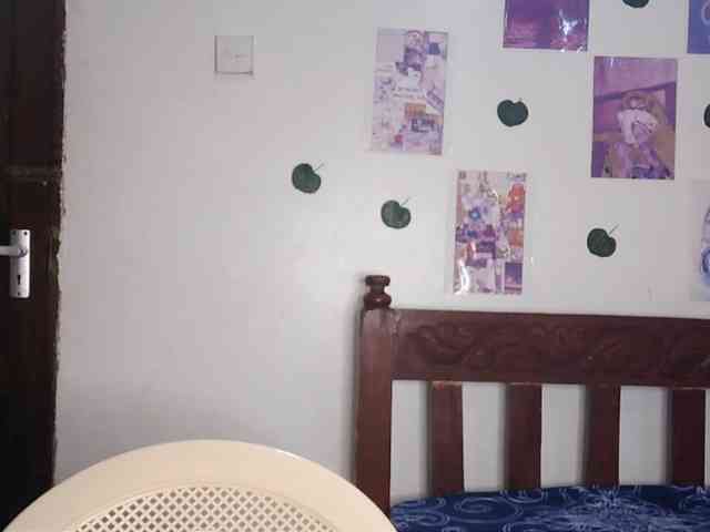 LupitaLyon webcam