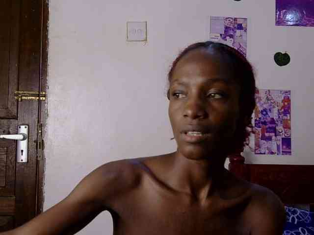 LupitaLyon webcam