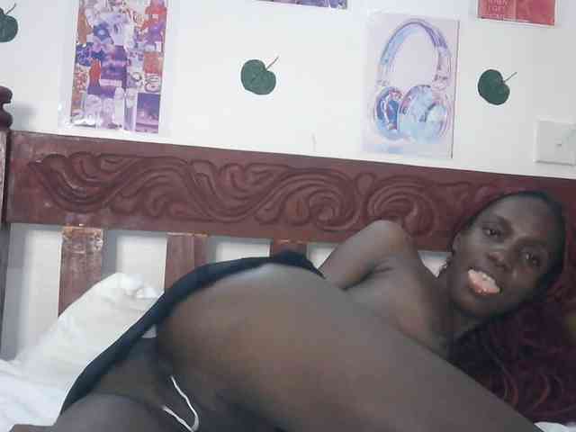 LupitaLyon webcam