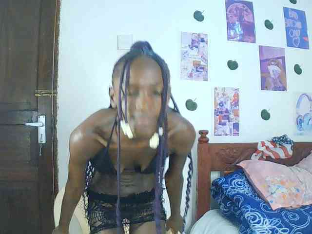 LupitaLyon webcam