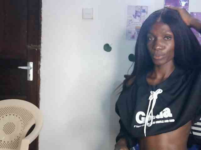 Model: LupitaLyon