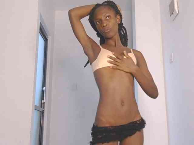 Lupita_L webcam