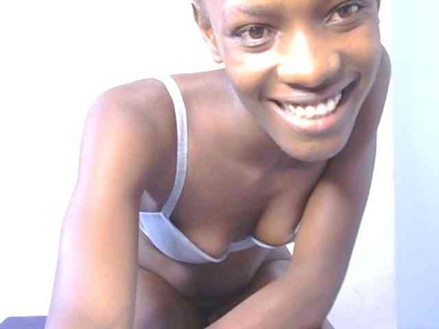 Lupita_L webcam